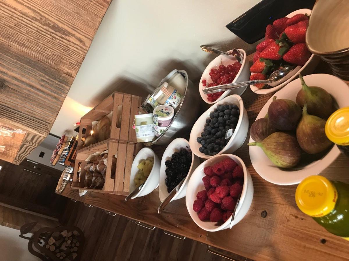 مبيت وإفطار فارينا Grizzly Haus & Frosch Restaurant - Teritoria المظهر الخارجي الصورة