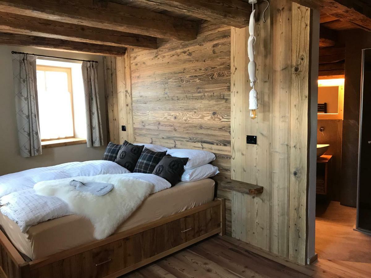 مبيت وإفطار فارينا Grizzly Haus & Frosch Restaurant - Teritoria المظهر الخارجي الصورة